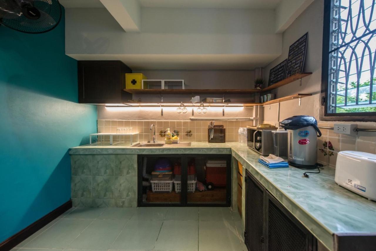 4Share Hostel (Adults Only) Μπανγκόκ Εξωτερικό φωτογραφία
