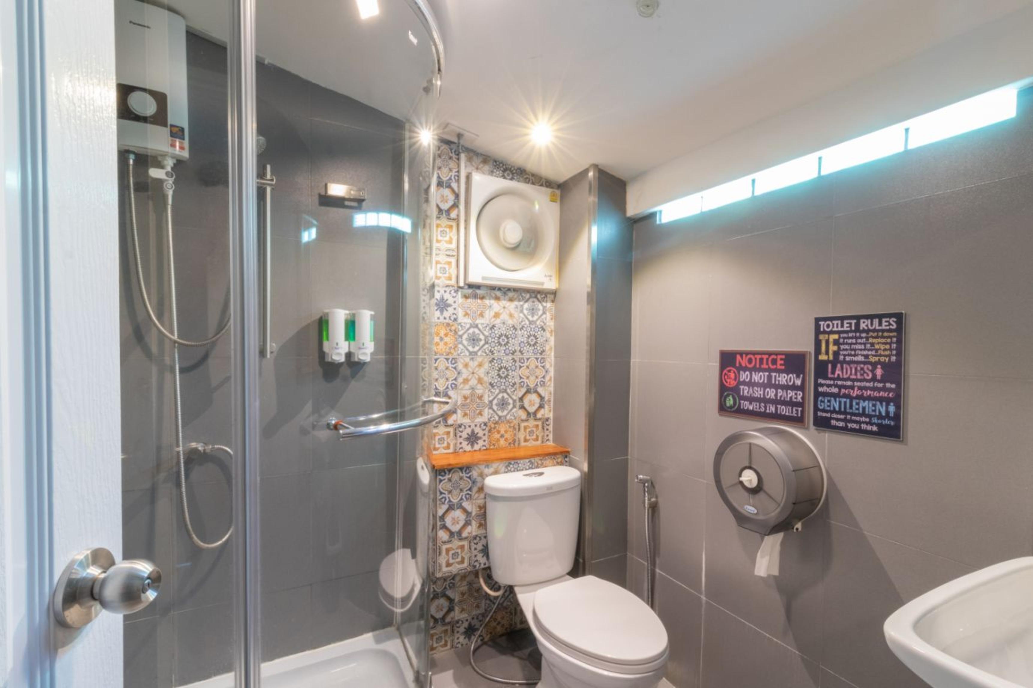 4Share Hostel (Adults Only) Μπανγκόκ Εξωτερικό φωτογραφία