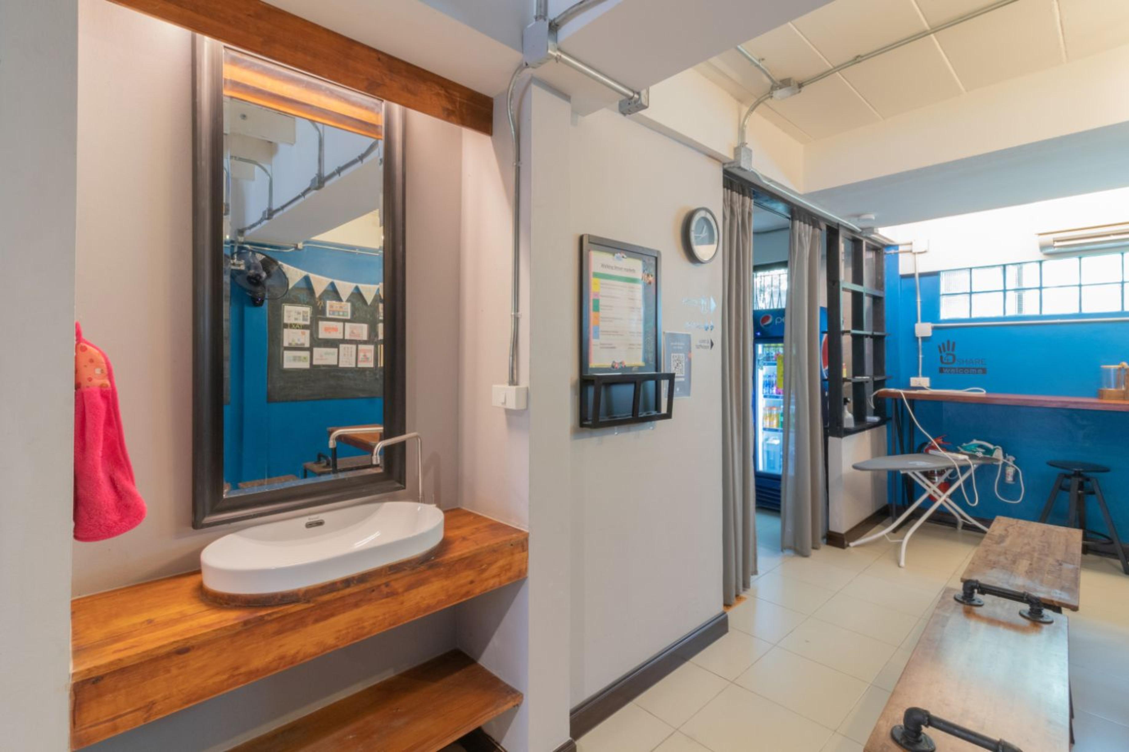 4Share Hostel (Adults Only) Μπανγκόκ Εξωτερικό φωτογραφία